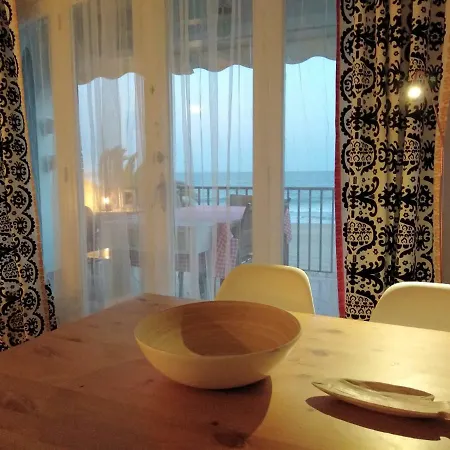 Дом отдыха Paraiso Frente Al Mar Apto Duplex Комарруга